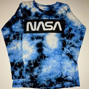 TILLYS LONG SLEEVE TIE-DYE T- SHIRT